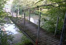 Suspension footbridge