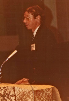 Arthur Dahl speaking at public meeting