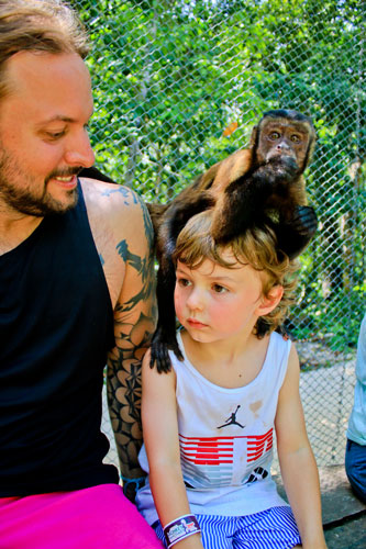 Kovu and monkey