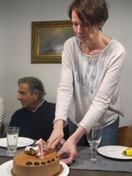 Agnes cuts the cake