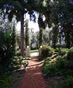Haifa, tent garden