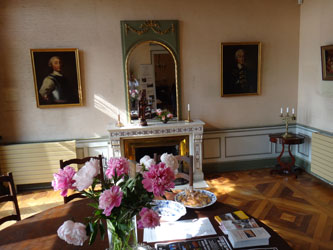 Chateau de la Garde, interior