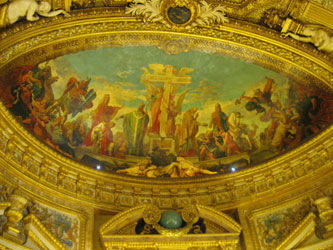 Salle de conférences ceiling