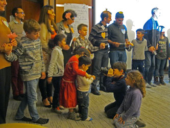 children pinned hearts on their parents