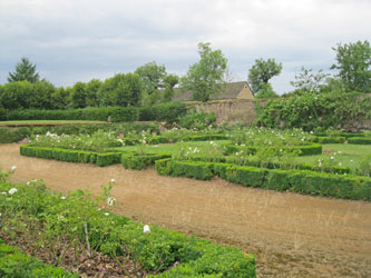 Chateau de Quincize garden