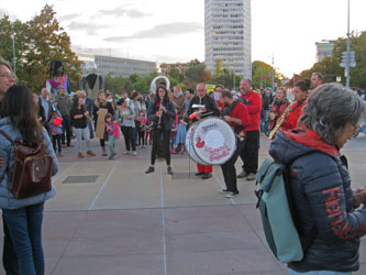 band at the Place des Nations