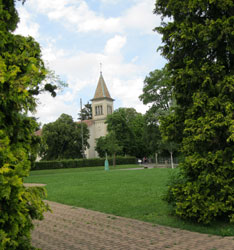 Esplanade; eglise